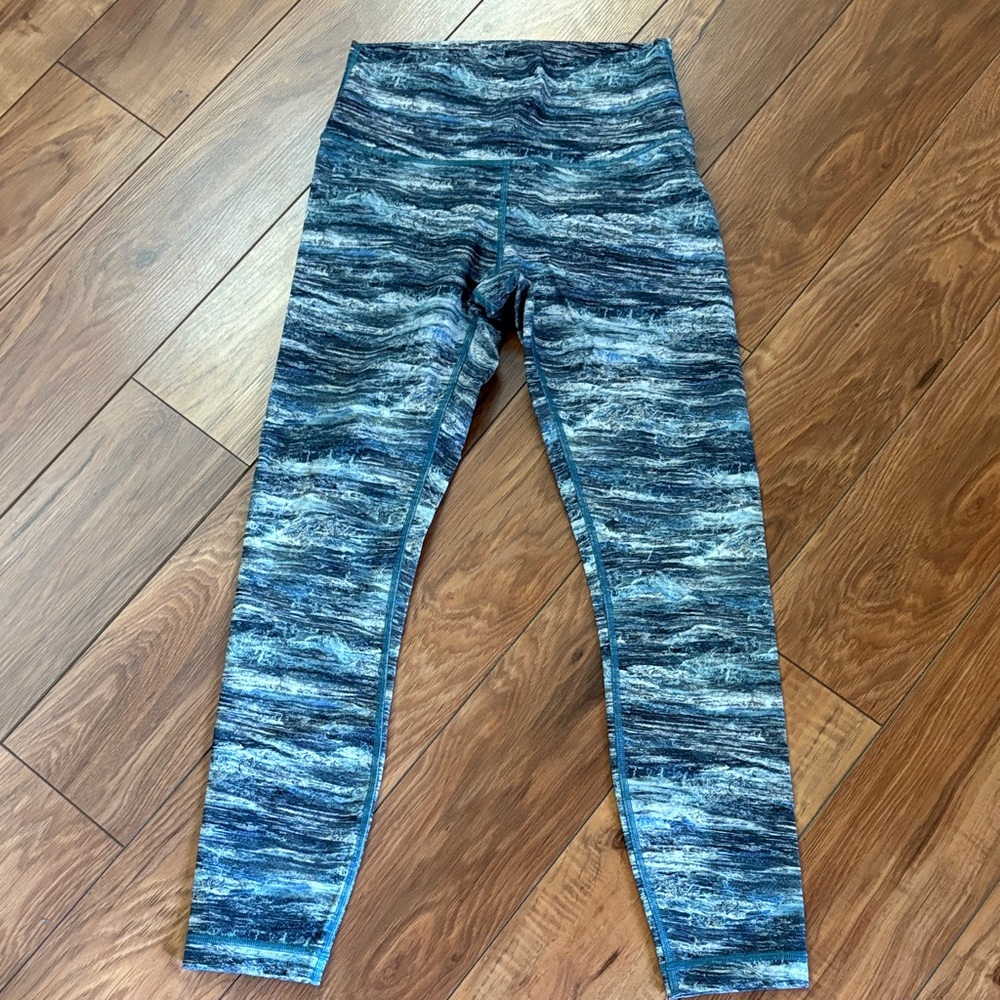 Lululemon leggings.